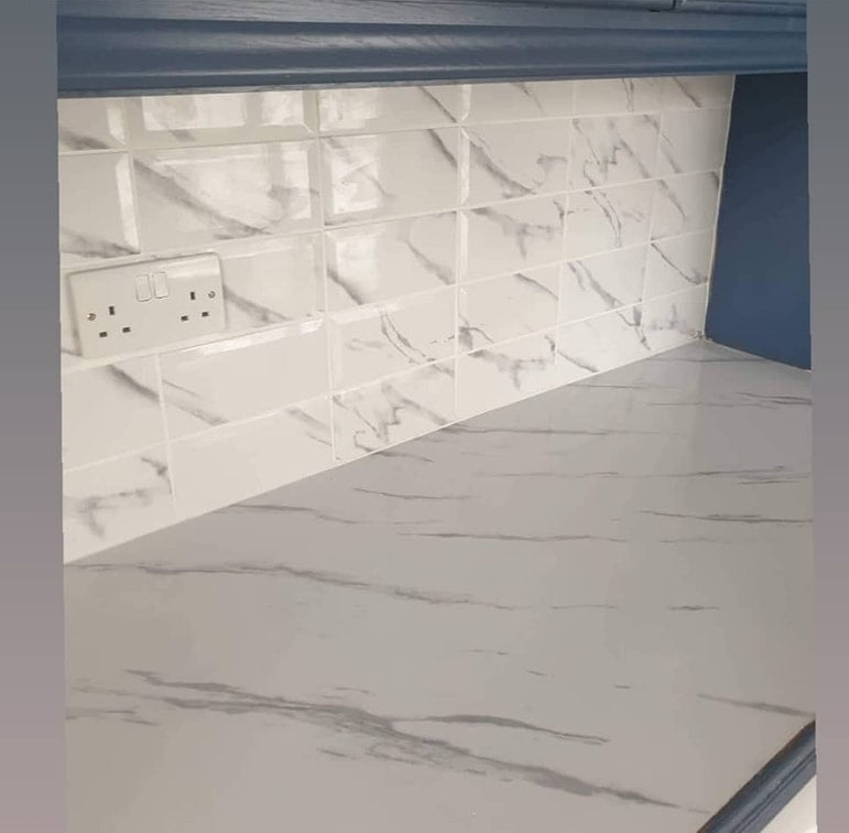 White / Grey Luxurious  Gloss Marble Roll